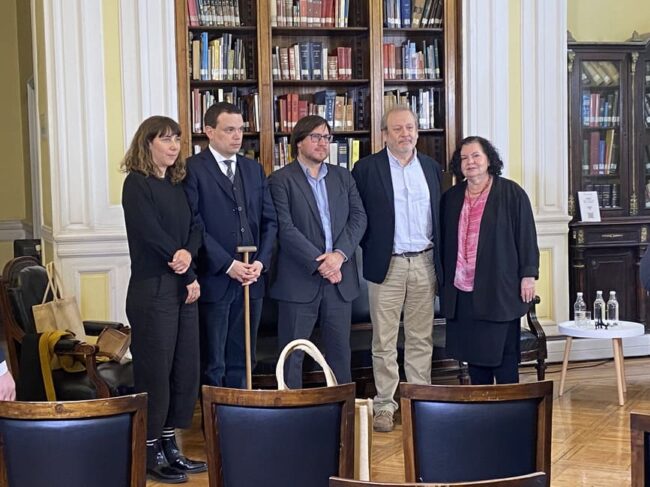 Académicos y público reunidos en la Biblioteca del Congreso Nacional durante el lanzamiento del libro Andrés Bello. Su palabra política, Santiago de Chile 2025